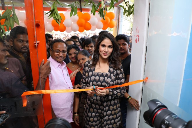 Ms.Lavanya Tripathi At Grand Launch OF Happi Mobiles At Kadiri