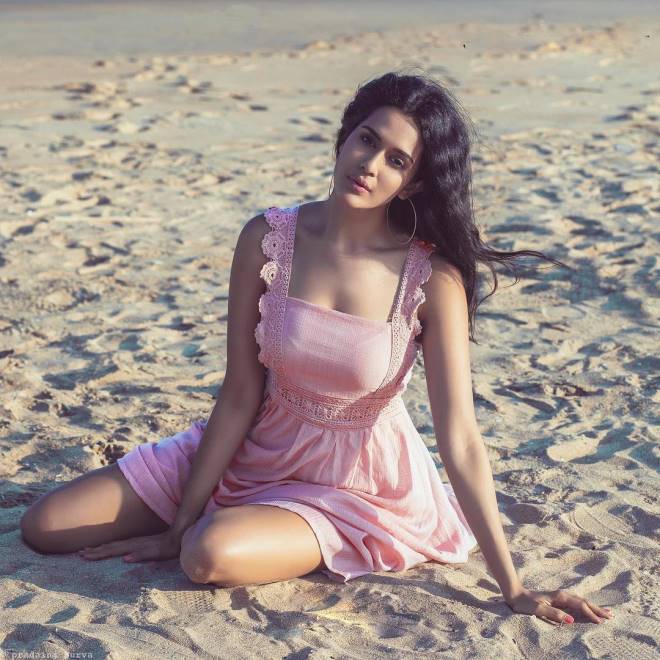 Gorgeous Chennai Girl & Model Pradaini Surva Photos