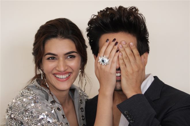 Kartik Aaryan And Kriti Sanon Promote Luka Chupi In New Delhi