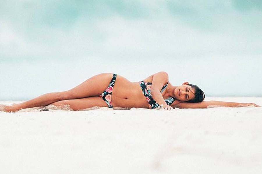 Kubra Sait Vacation Pictures From Maldives Goes Viral