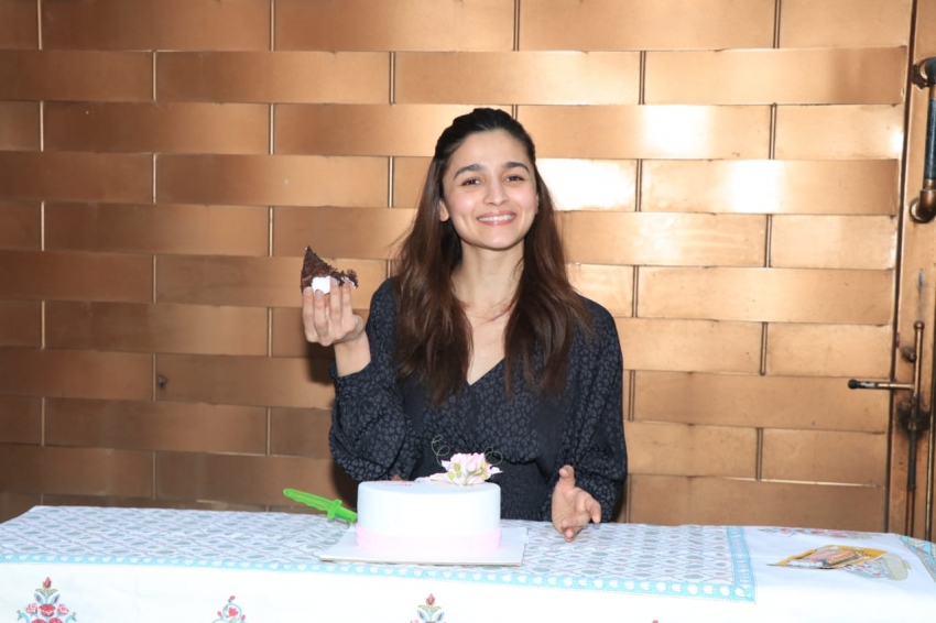 Alia Bhatt Celebrates Her Birthday With Media