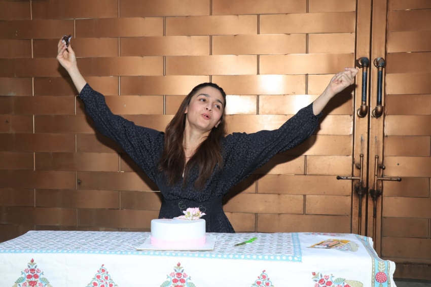 Alia Bhatt Celebrates Her Birthday With Media