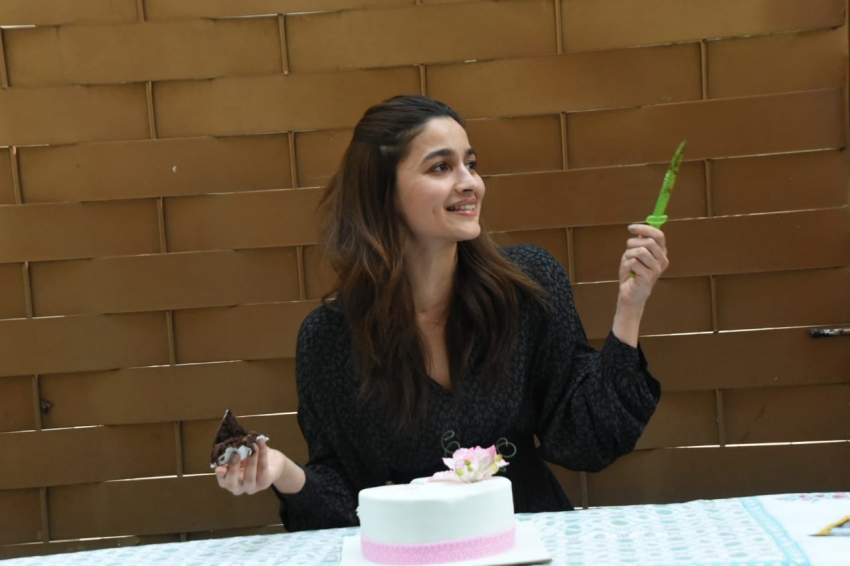 Alia Bhatt Celebrates Her Birthday With Media