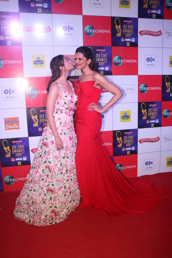 Celebs At Red Carpet Of Zee Cine Awards 2019