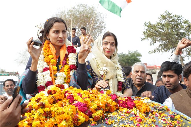 Oscar 2019 Winners Sneha And Suman Return To India