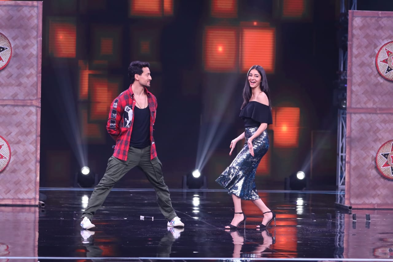 Tiger Shroff, Ananya Pandey & Tara Sutaria Promote 'SOTY2' on sets of Super Dancer Chapter 3