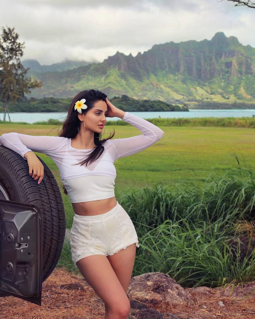 Iranian Model Mahlagha Jaberi​ Looks Same as Aishwarya Rai