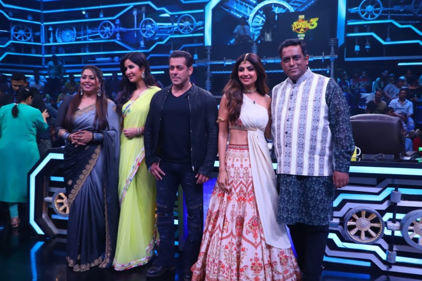 Salman Khan & Katrina Kaif Promote 'Bharat' on sets of Super Dancer Chapter 3