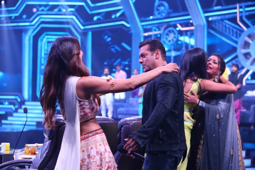 Salman Khan & Katrina Kaif Promote 'Bharat' on sets of Super Dancer Chapter 3