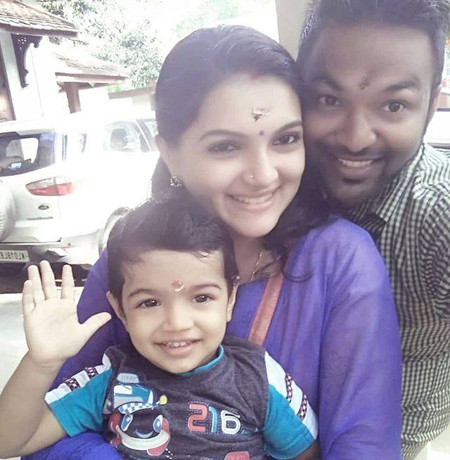 Saranya Mohan Family Photos 2019