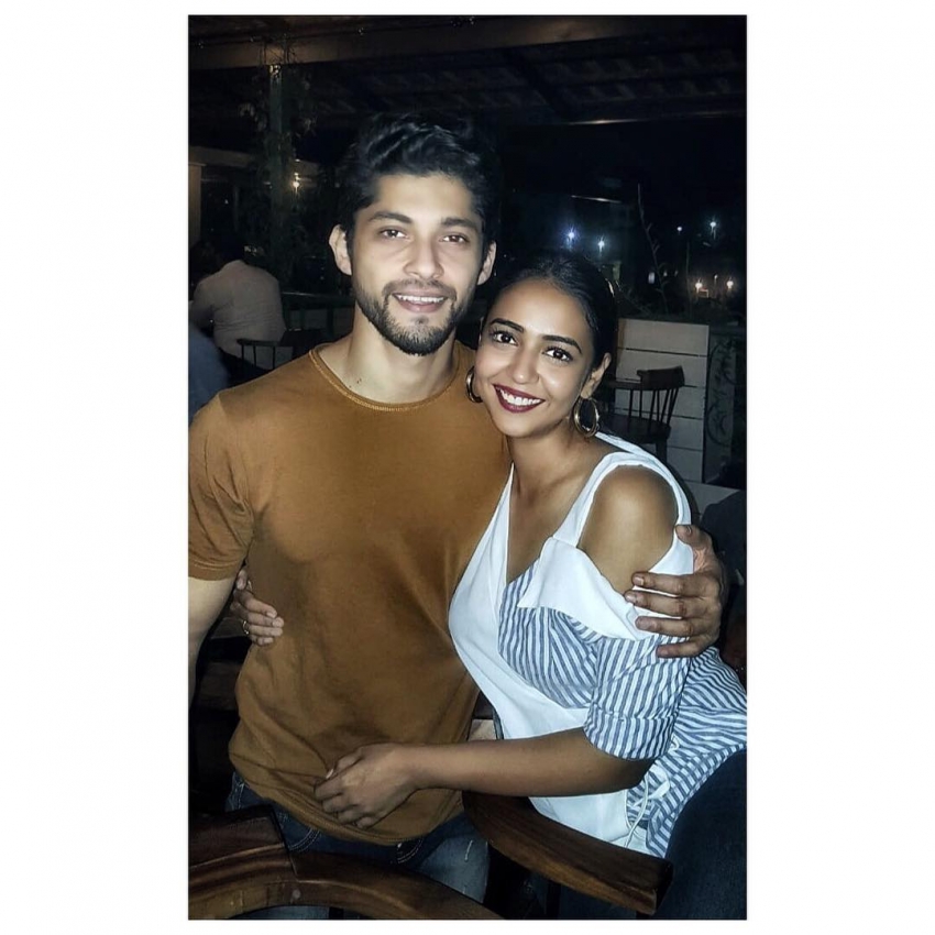 Sihi Kahi Chandru Daughter Hitha Daughter Engagement Photos