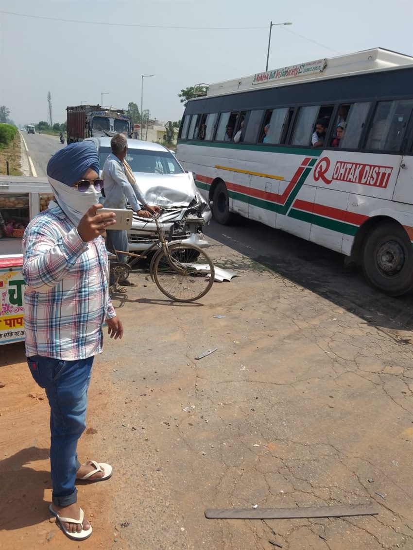 Sunny Deol Car Meet With An Accident