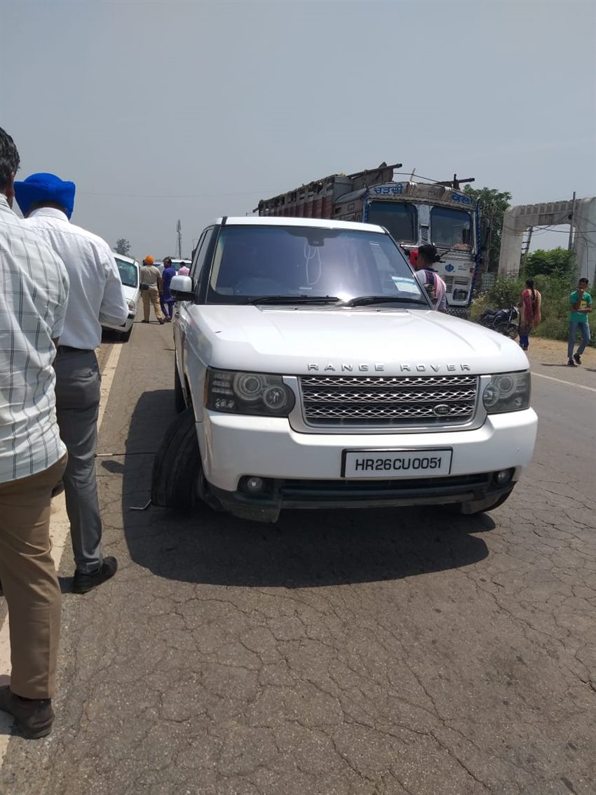 Sunny Deol Car Meet With An Accident