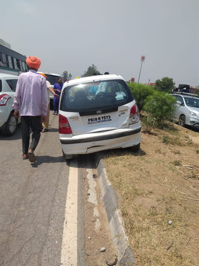 Sunny Deol Car Meet With An Accident