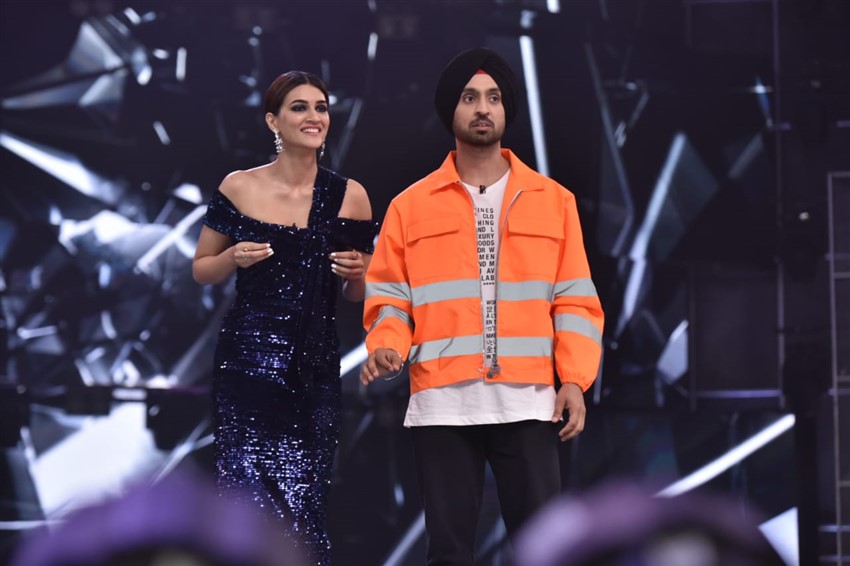 Diljit Dosanjh and Kriti Sanon Promote 'Arjun Patiala' on sets of Dance India Dance