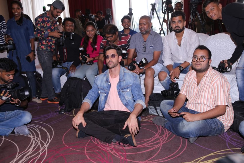 Hrithik Roshan and Mrunal Thakur promotes Super 30 with NGO Kids