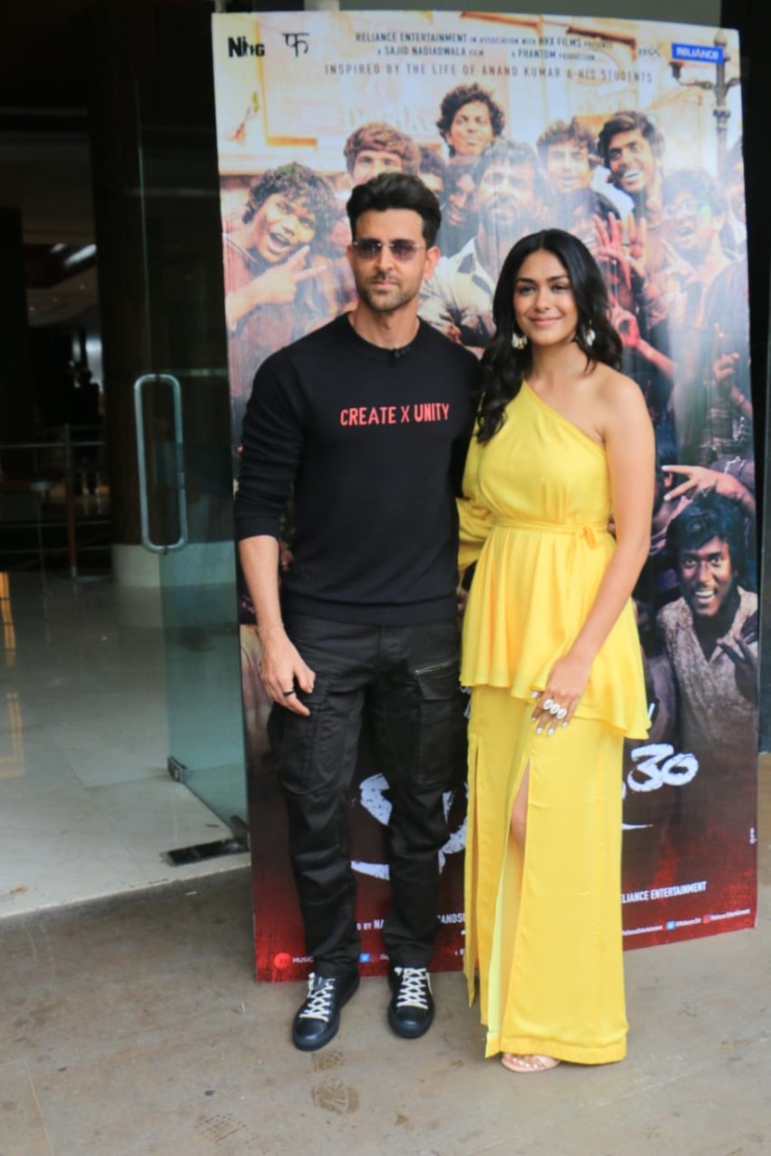 Hrithik Roshan and Mrunal Thakur spotted promoting their film Super 30