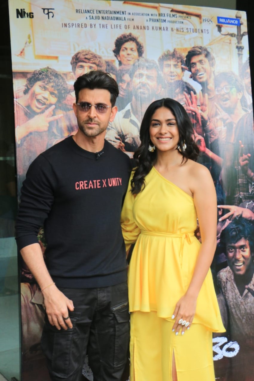 Hrithik Roshan and Mrunal Thakur spotted promoting their film Super 30