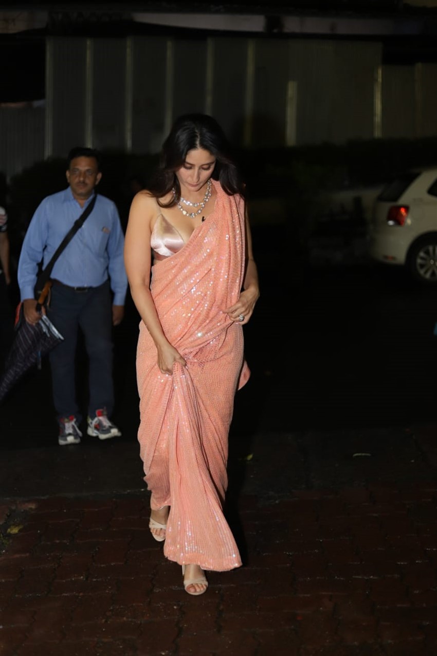 Kareena Kapoor, Raftaar & Bosco Martis snapped on the sets of Dance India Dance