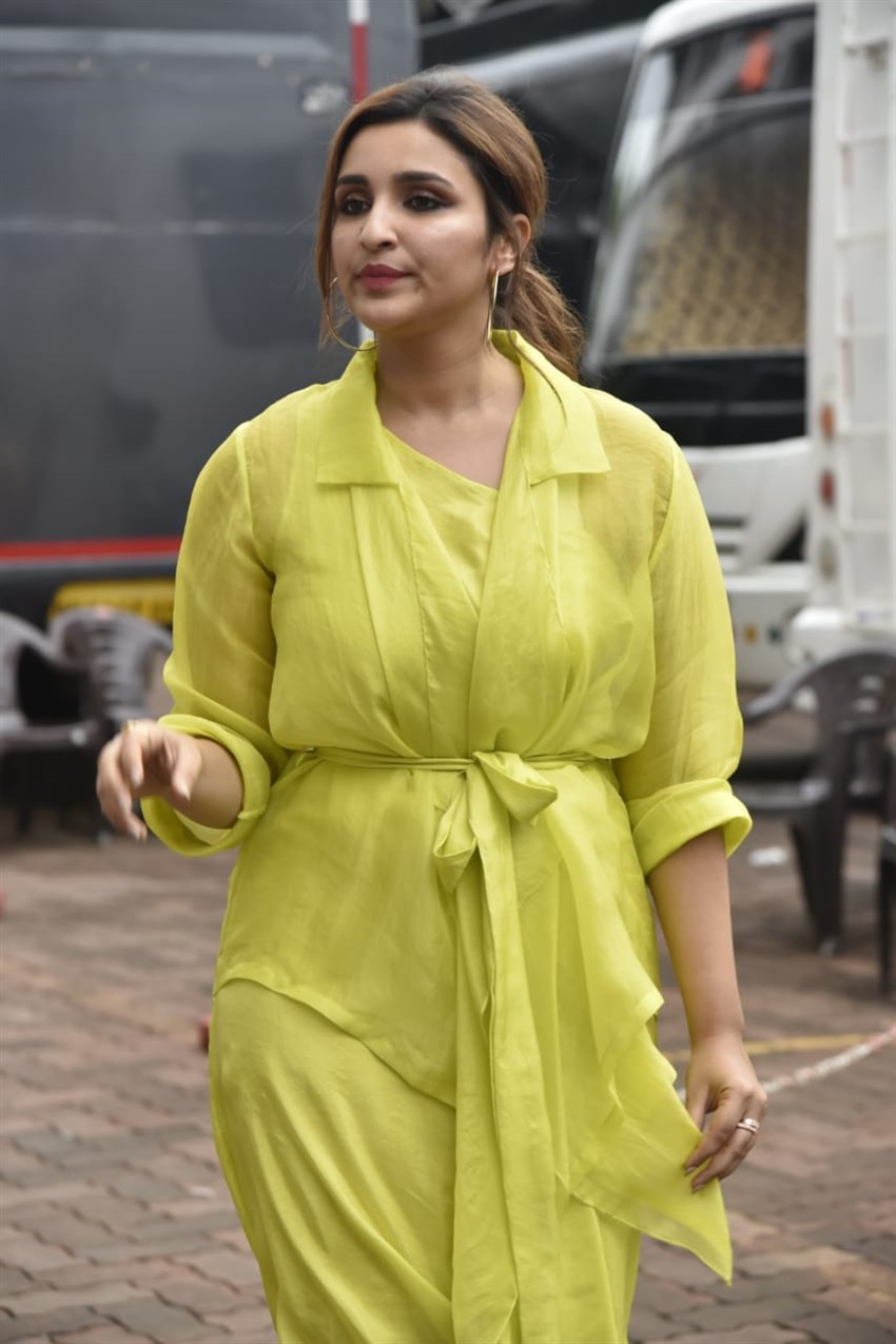 Sidharth Malhotra and Parineeti Chopra Promote 'Jabariya Jodi' on sets of Dance India Dance