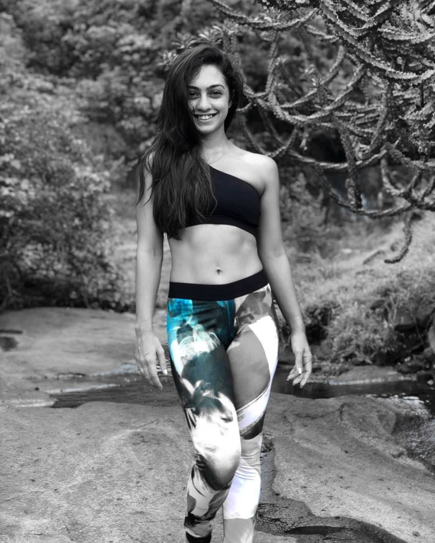 Television Actress Abigali Pande Topless Yoga Photos Goes Viral