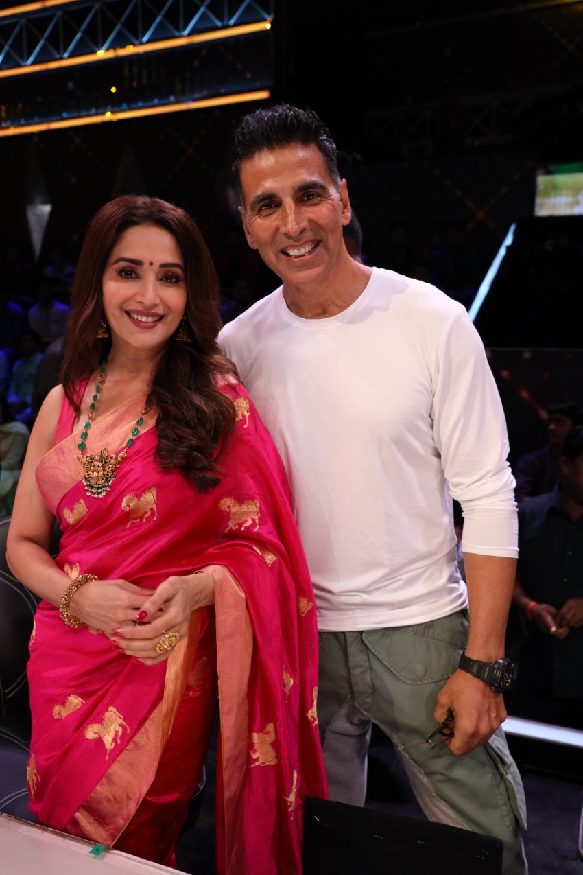Akshay Kumar, Sonakshi Sinha, Vidya Balan & others Promote 'Mission Mangal' on sets of Dance Deewane