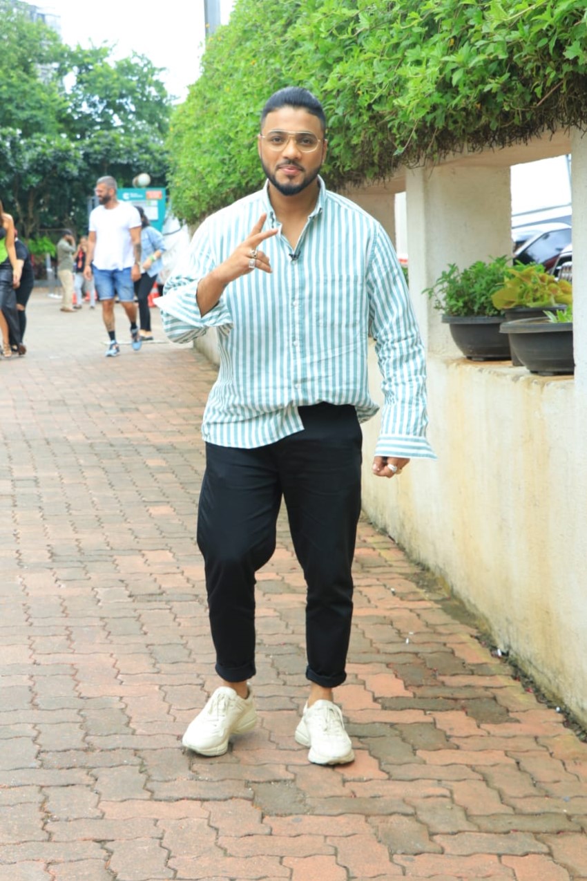 Kareena Kapoor Khan, Waheeda Rehman, Asha Parekh and others on sets of Dance India Dance