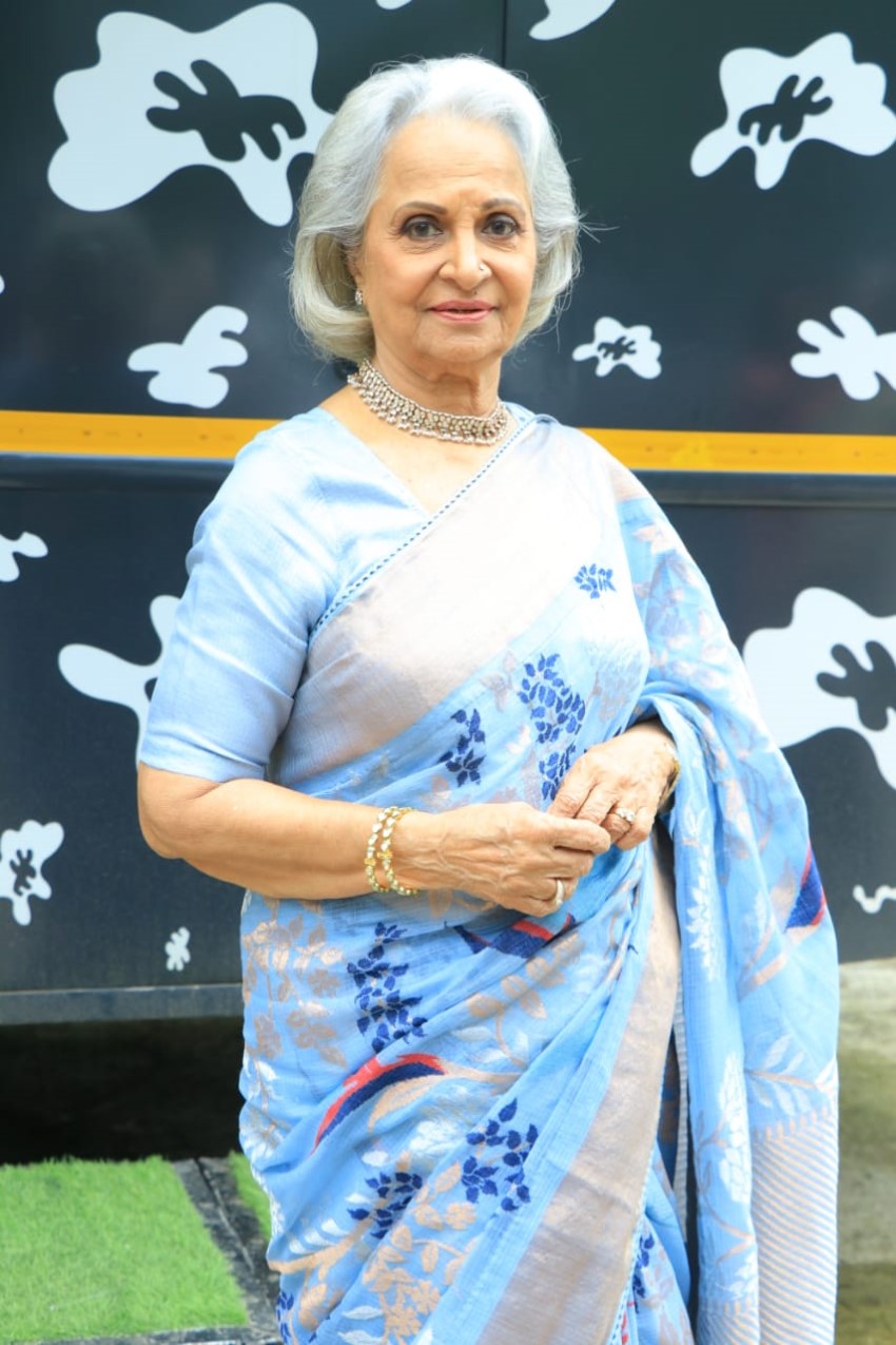 Kareena Kapoor Khan, Waheeda Rehman, Asha Parekh and others on sets of Dance India Dance