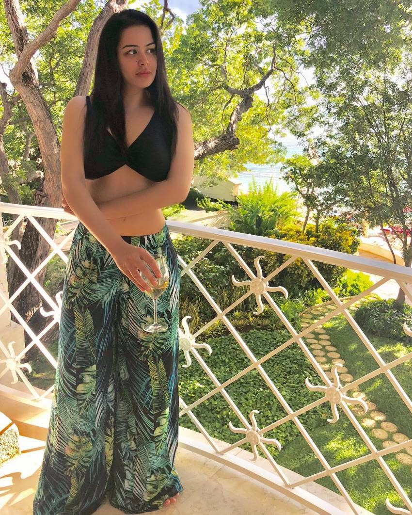 Sanjay Dutt's Daughter Trishala Dutt Unseen Photos