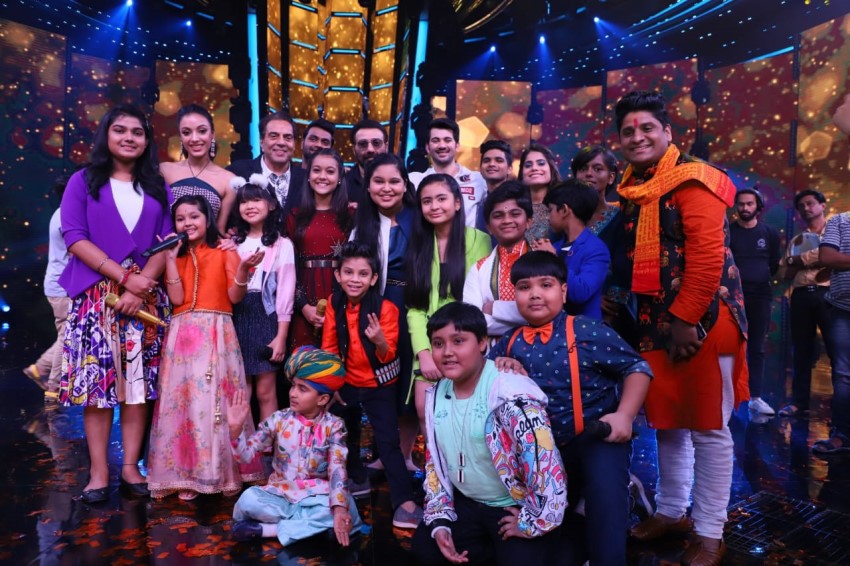 Dharmendra, Sunny Deol, Karan Deol & Sahher Bambba Promote 'Pal Pal Dil Ke Paas' on the sets of Superstar Singer