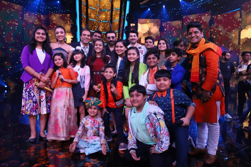 Dharmendra, Sunny Deol, Karan Deol & Sahher Bambba Promote 'Pal Pal Dil Ke Paas' on the sets of Superstar Singer