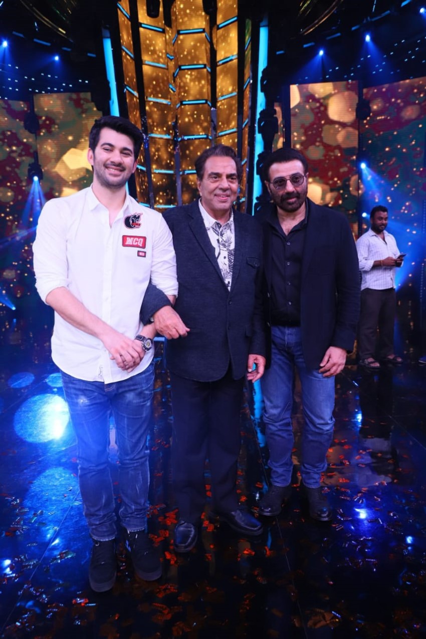 Dharmendra, Sunny Deol, Karan Deol & Sahher Bambba Promote 'Pal Pal Dil Ke Paas' on the sets of Superstar Singer