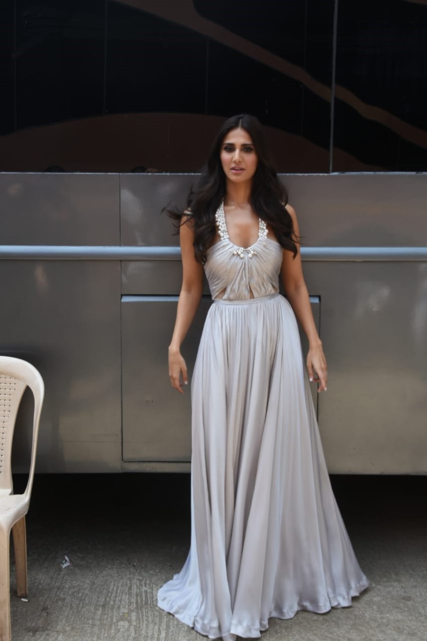 Hrithik Roshan and Vaani Kapoor Promote 'WAR' on the sets of Nach Baliye 9