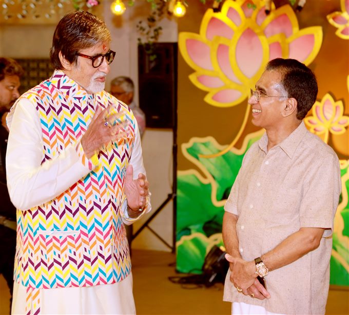 Amitabh Bachchan At Kalyan Jewelers  In Kerala During Navratri Pooja