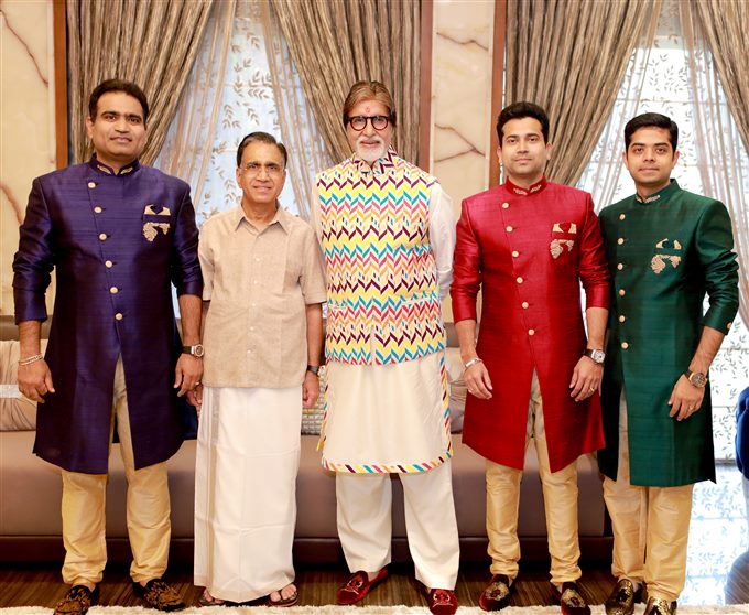 Amitabh Bachchan At Kalyan Jewelers  In Kerala During Navratri Pooja