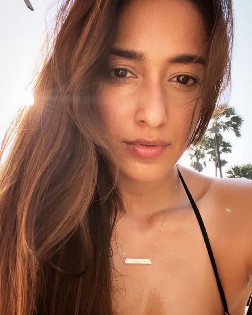 Ileana D'Cruz Very Hot Stunning Pics