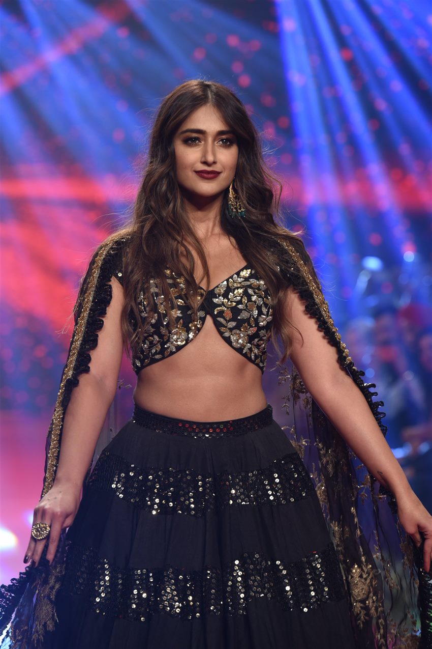 Ileana D'Cruz Walks The Ramp For Bombay Times Fashion Week 2019
