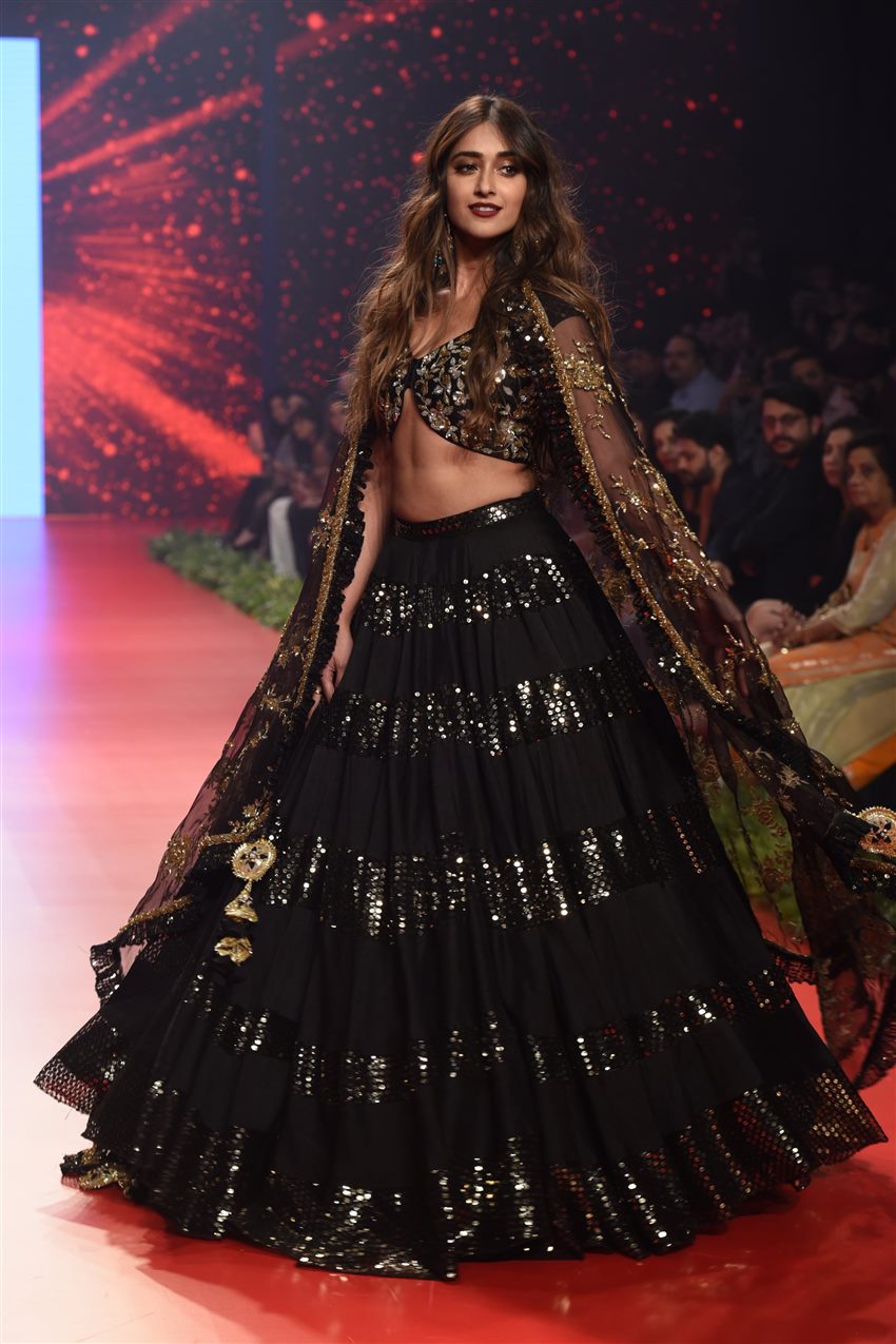 Ileana D'Cruz Walks The Ramp For Bombay Times Fashion Week 2019