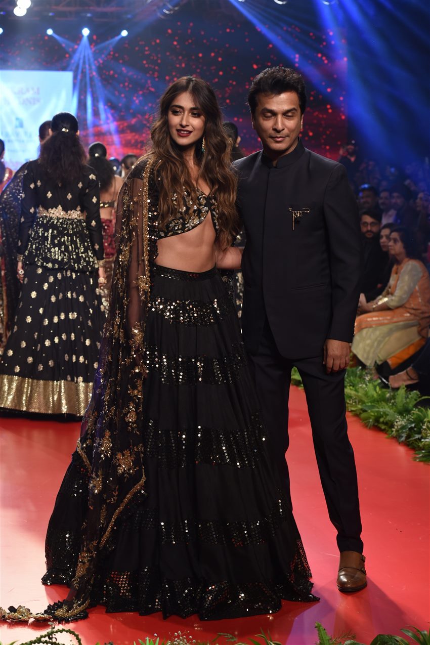 Ileana D'Cruz Walks The Ramp For Bombay Times Fashion Week 2019
