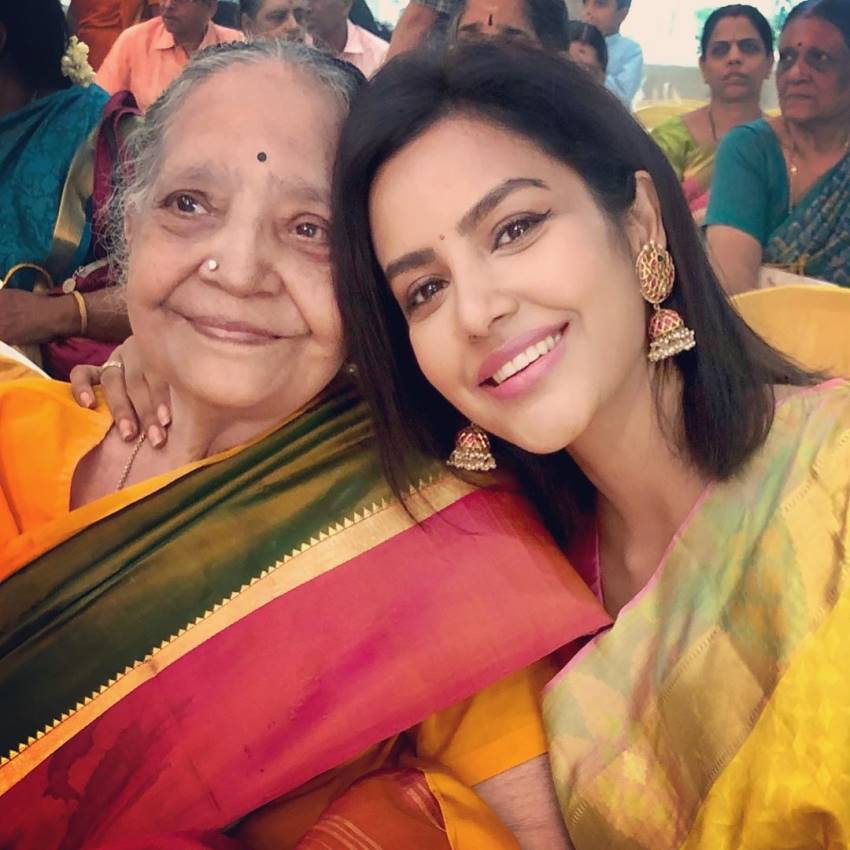 Priya Anand Family unseen rare Photos