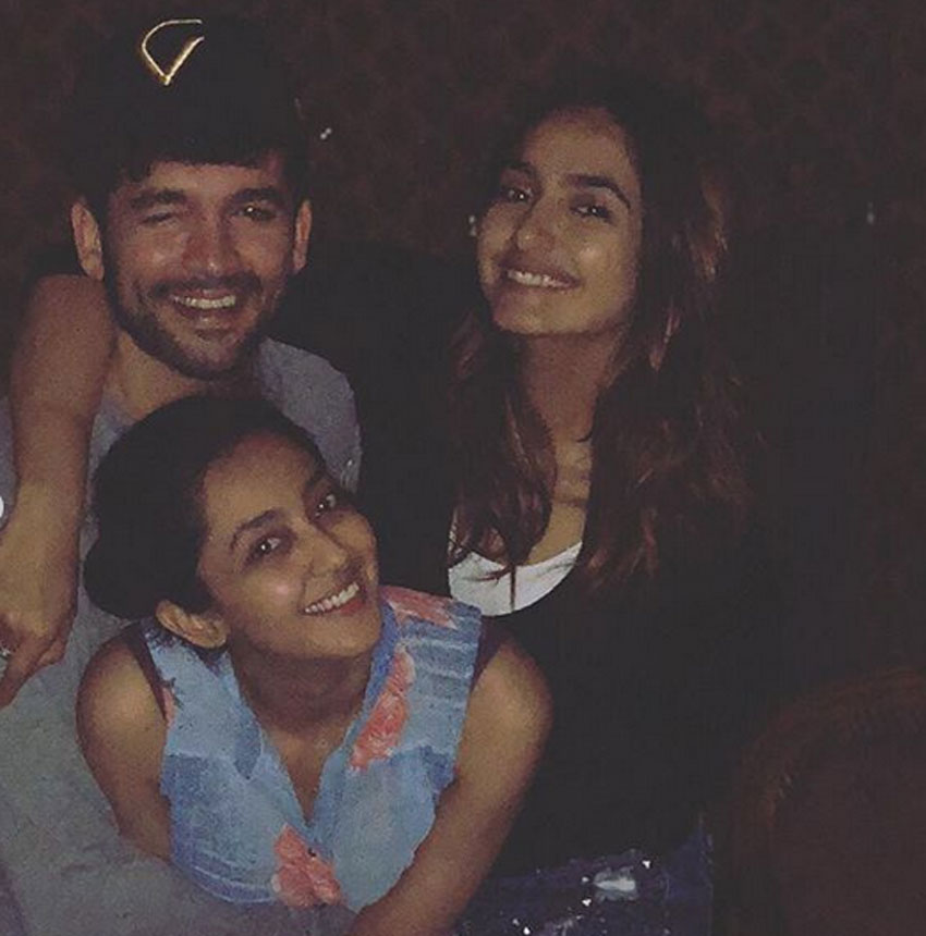 Ragini Dwivedi personal life, Family,Unseen, Childhood,Latest Photos