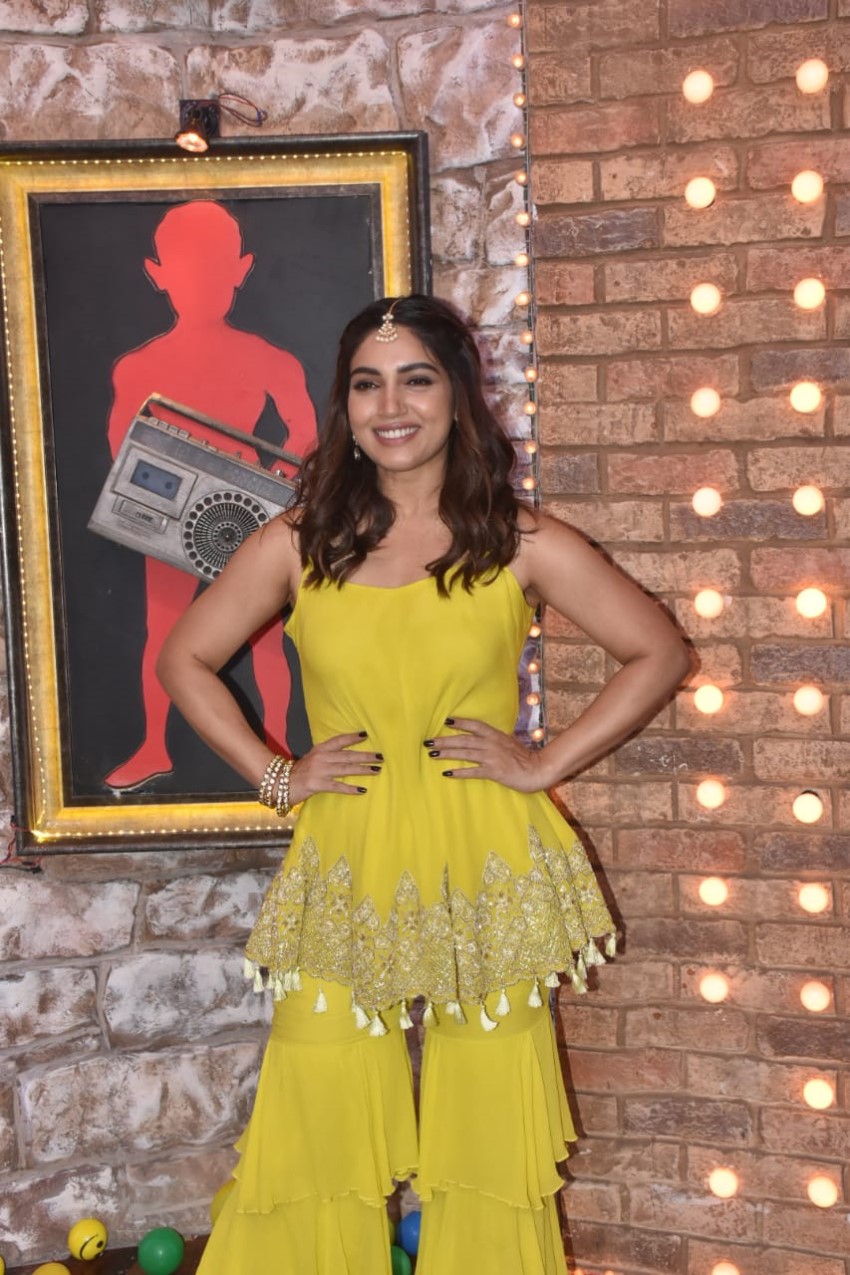 Taapsee Pannu, Bhumi Pednekar & others Promote 'Saand Ki Aankh' on the sets of Movie Masti With Maniesh Paul