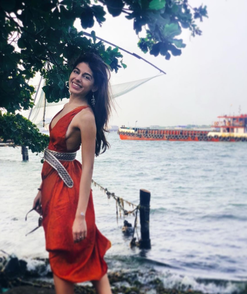 Alaia Furniturewalla Photos, Pooja Bedi Daughter Makes Her Debut Opposite Saif Ali Khan