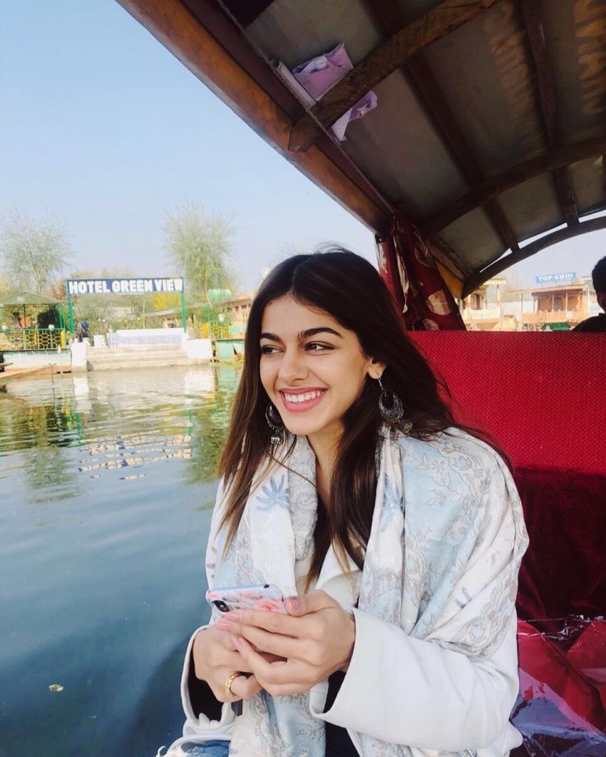 Alaia Furniturewalla Photos, Pooja Bedi Daughter Makes Her Debut Opposite Saif Ali Khan