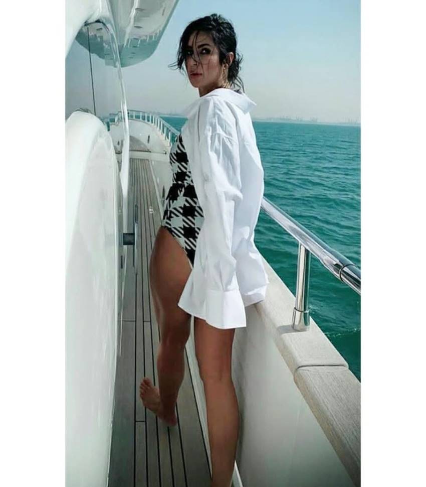 Katrina Kaif Beach Vacation Photos