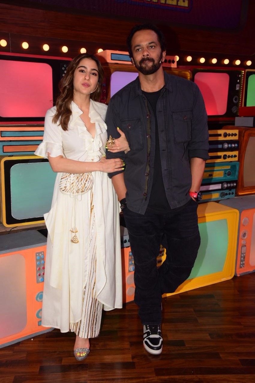 Sara Ali Khan, Rohit Shetty & Others on the sets of Movie Masti With Maniesh Paul