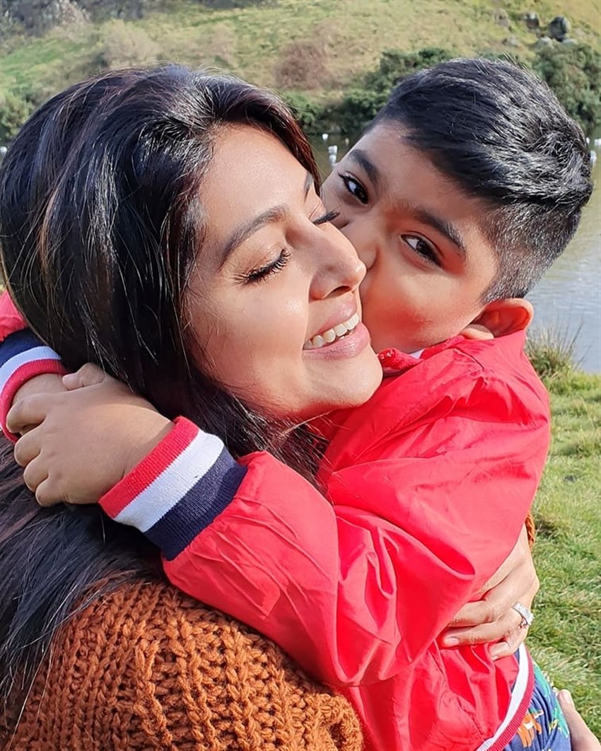 Actress Sneha with her family