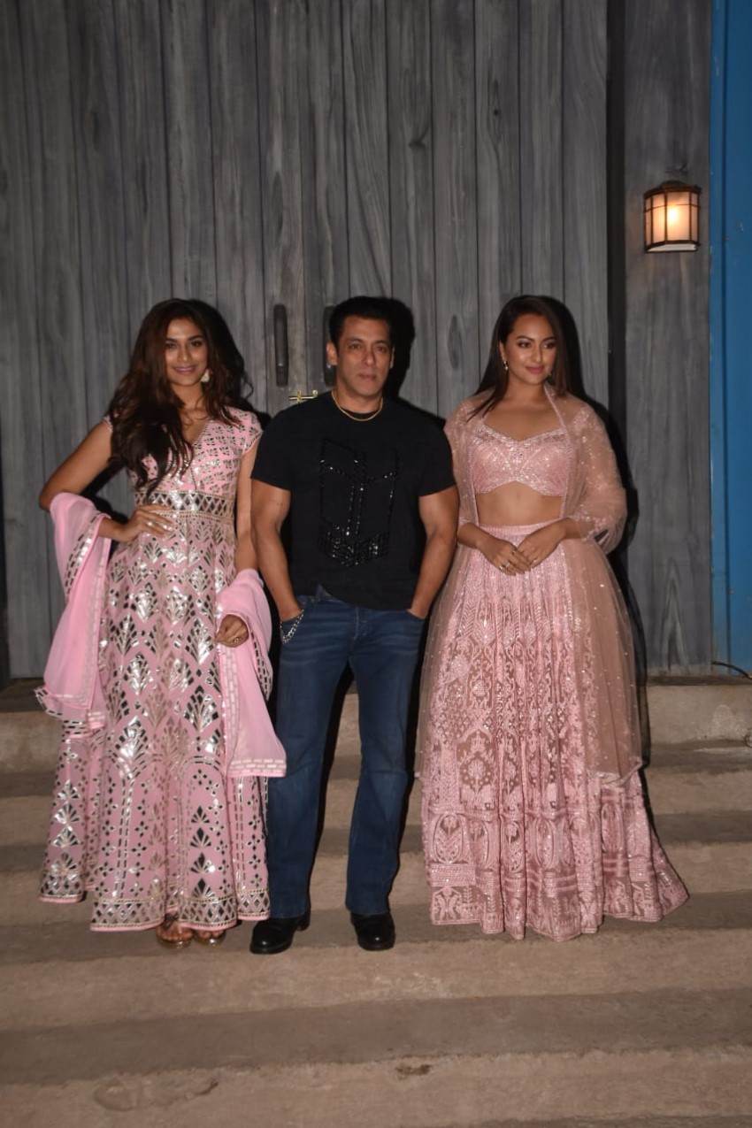 Salman Khan, Saiee Manjrekar & Sonakshi Sinha Snapped Promoting Their Film 'Dabangg 3'On The Sets Of Bigg Boss 13