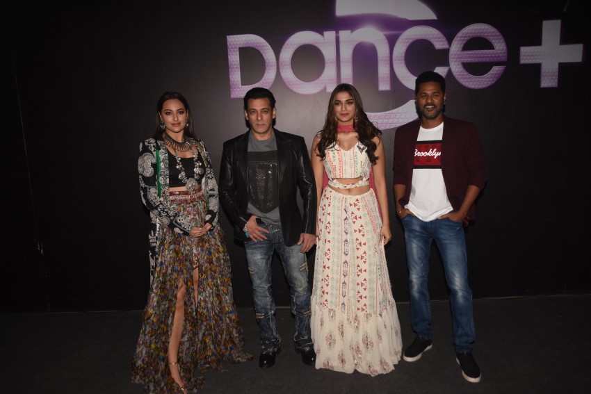 Salman Khan, Saiee Manjrekar, Sonakshi Sinha & Prabhu Dheva snapped promoting their film Dabangg 3 on the sets of Dance Plus