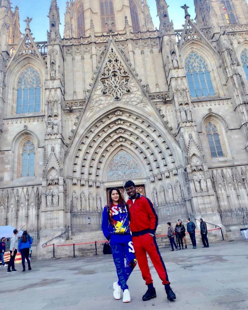 Atlee Romantic Side With His Lovely Wife Priya Photos - Filmibeat